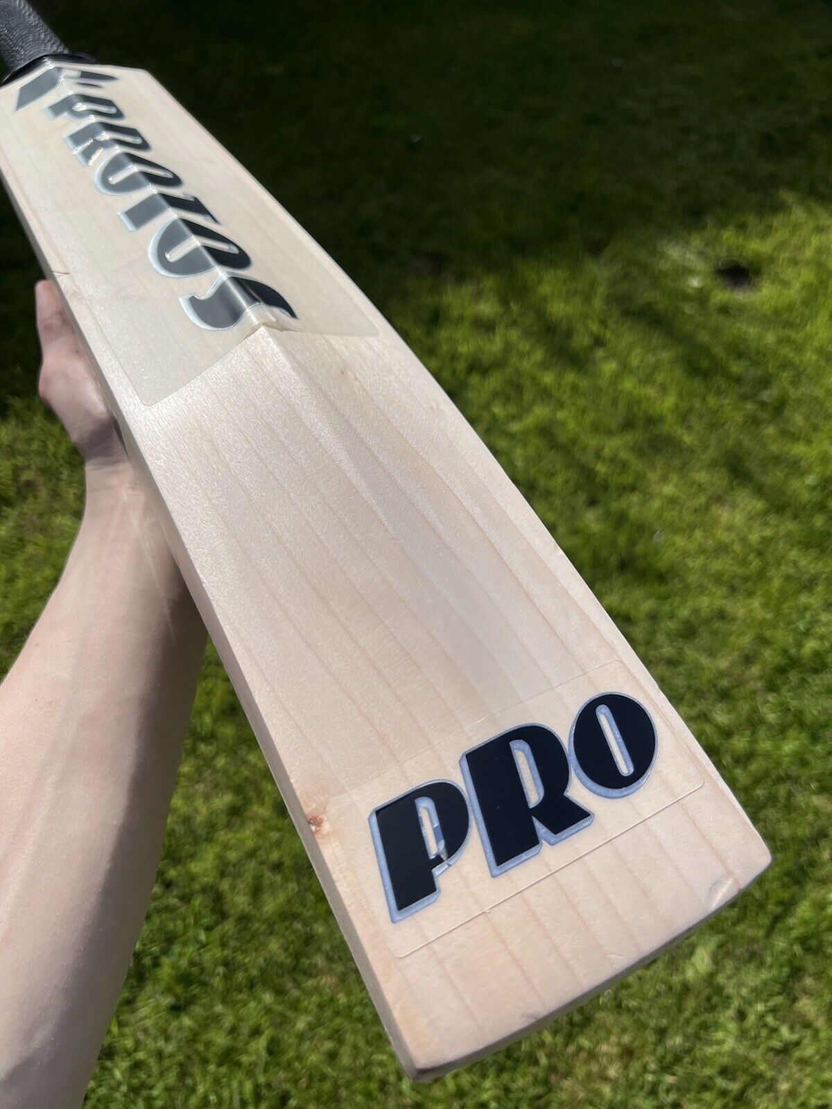 Protos Derecho Grade 1 Cricket Bat 2lbs 11oz