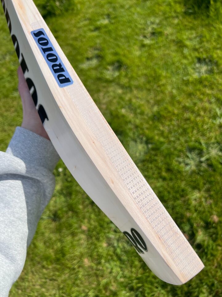 Protos Thunder Cricket Bat 2lbs 9oz